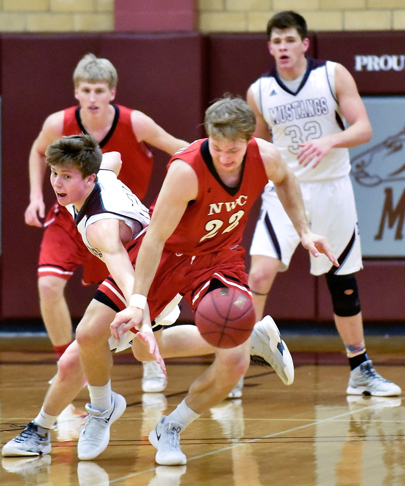 Basketball Northwestern at Morningside
